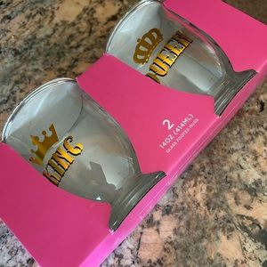 Brand new in Box Bebe King and Queen 14 Oz Mugs